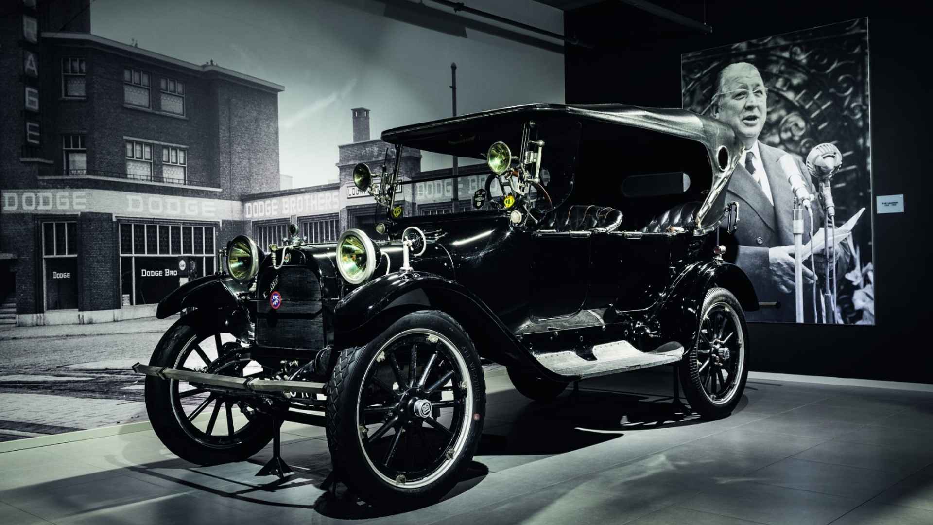 Louwman museum finace event foto vintage auto